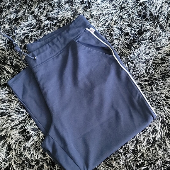 New York & Company Pants - NY&C  CAPRIS 💙